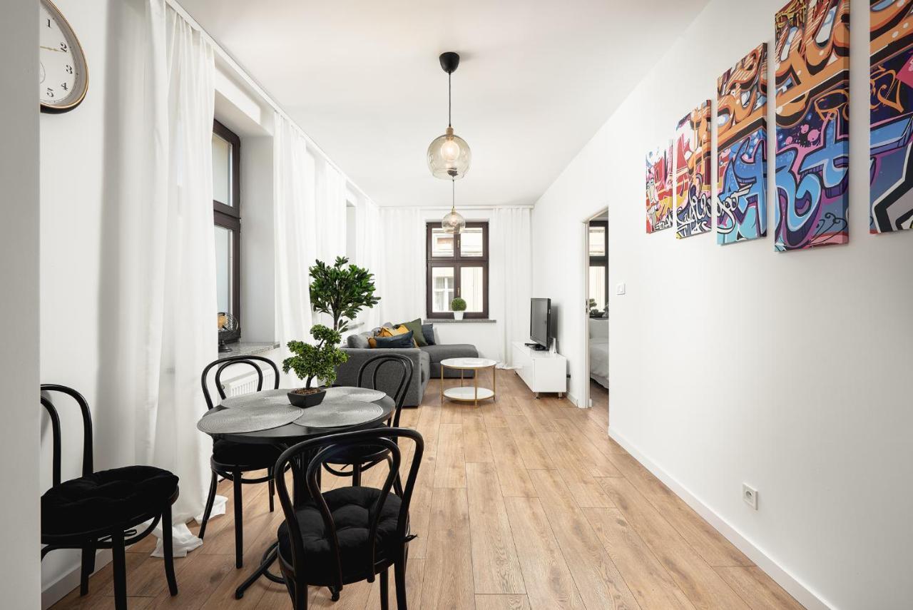 Apartment Lumina 2-room Near Fabryczna